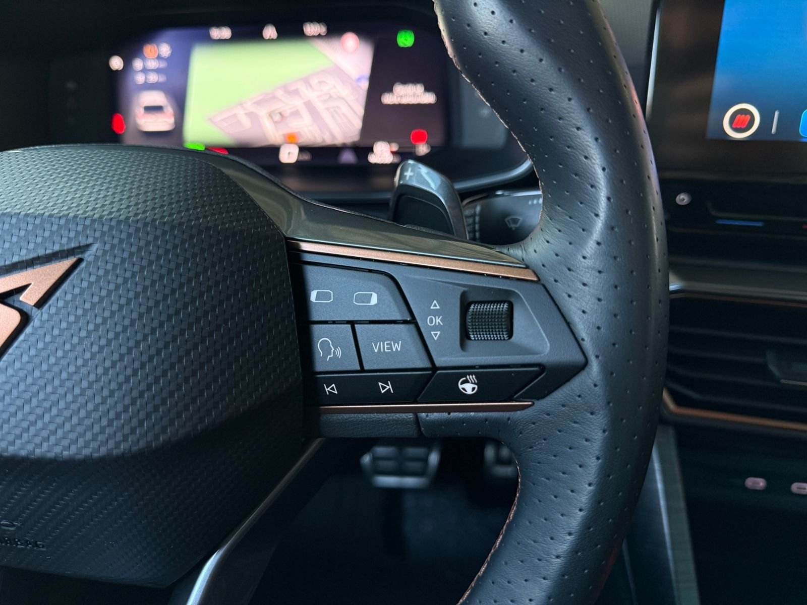 Fahrzeugabbildung CUPRA Leon Sportstourer VZ e-Hybrid ACC LED NAV 19"