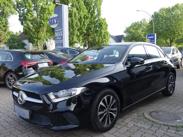Mercedes-Benz A 180 d 8G-DCT/Aut./Business/NAVI/PDC/1.Hand!