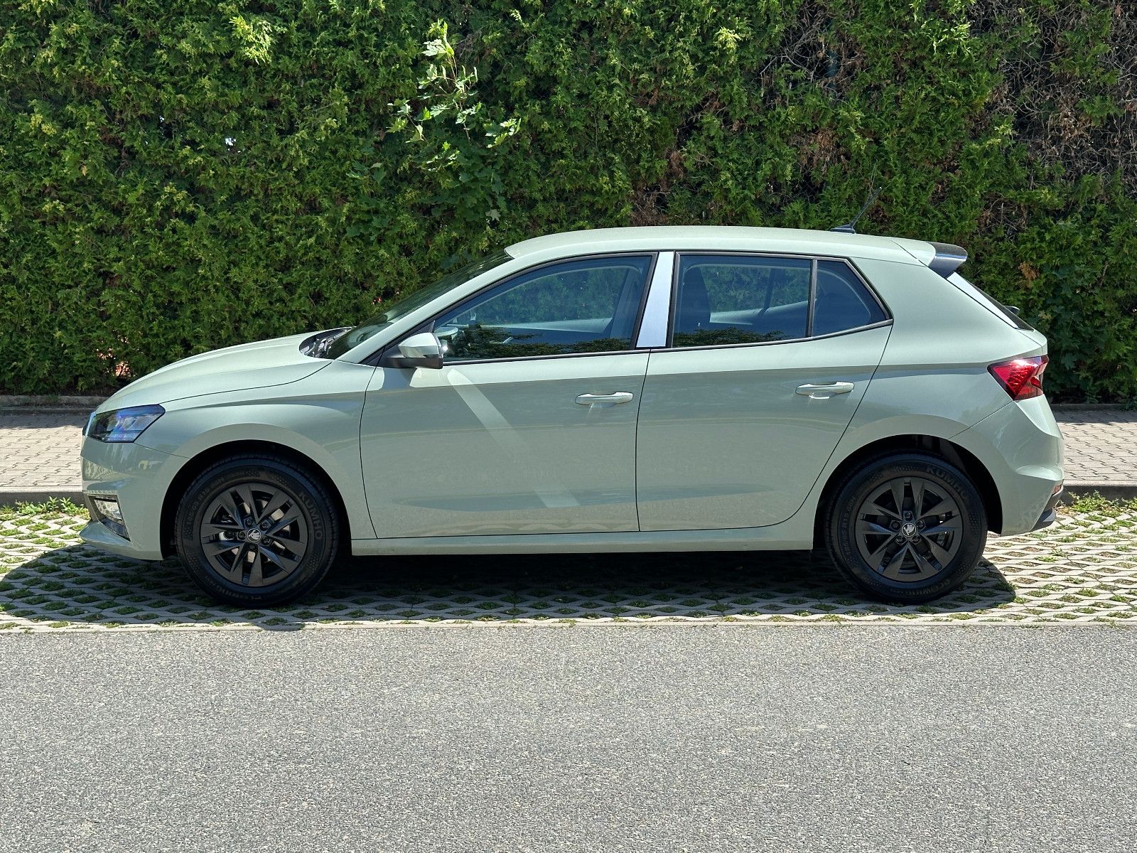 Skoda 95PS Classic Climatronic SmartLink KAMERA LM15" imagem 3