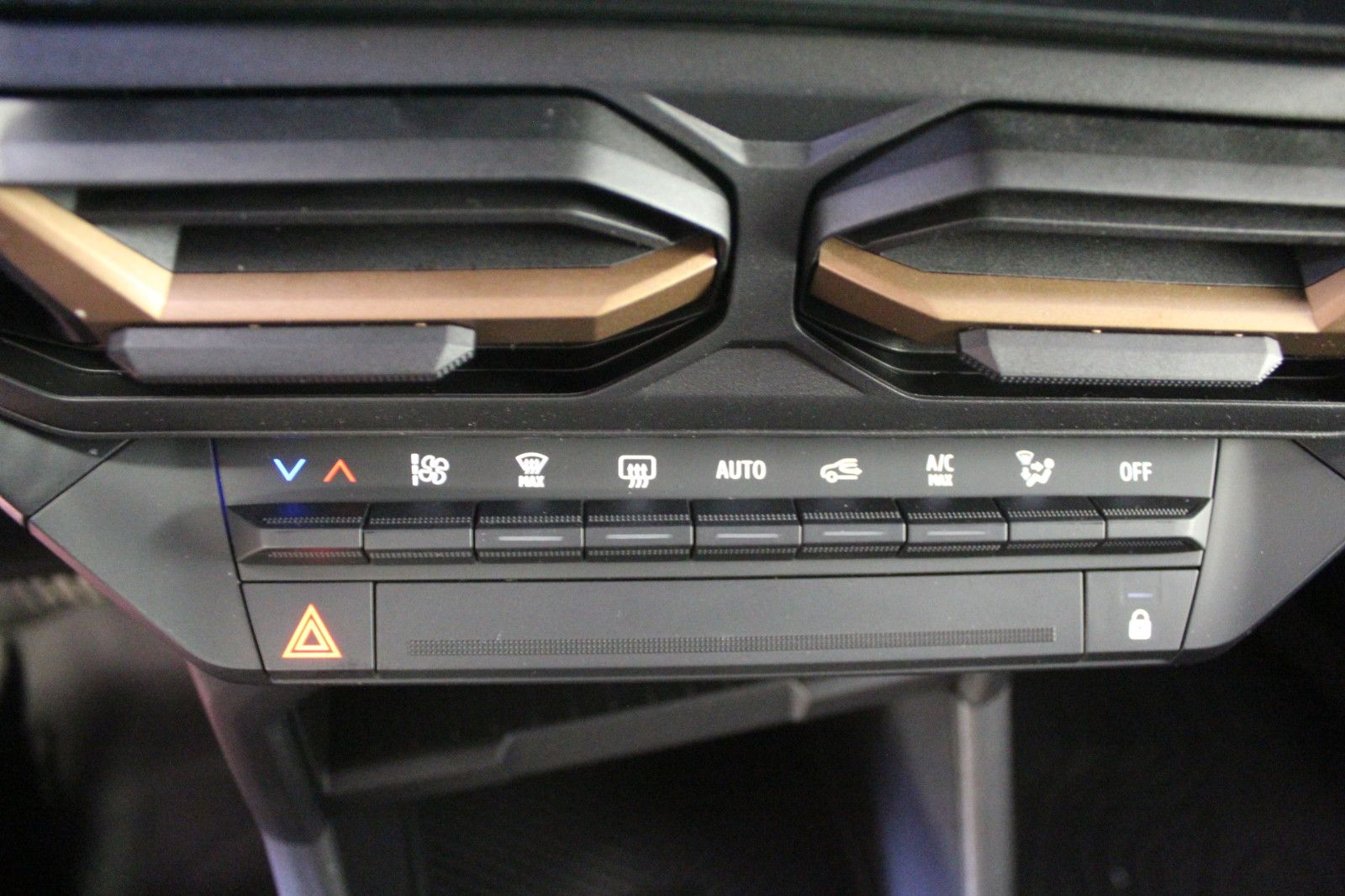 Fahrzeugabbildung Dacia Duster hybrid 155 Extreme *City-*Technik-*Winter