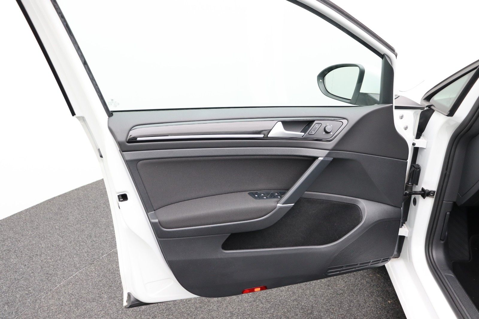 Fahrzeugabbildung Volkswagen Golf VII Variant 1.5 DSG Highline