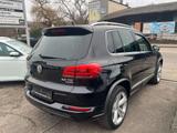 Volkswagen Tiguan Cup Sport R-Line Allrad Navi - VW Tiguan Gebrauchtwagen in Stuttgart