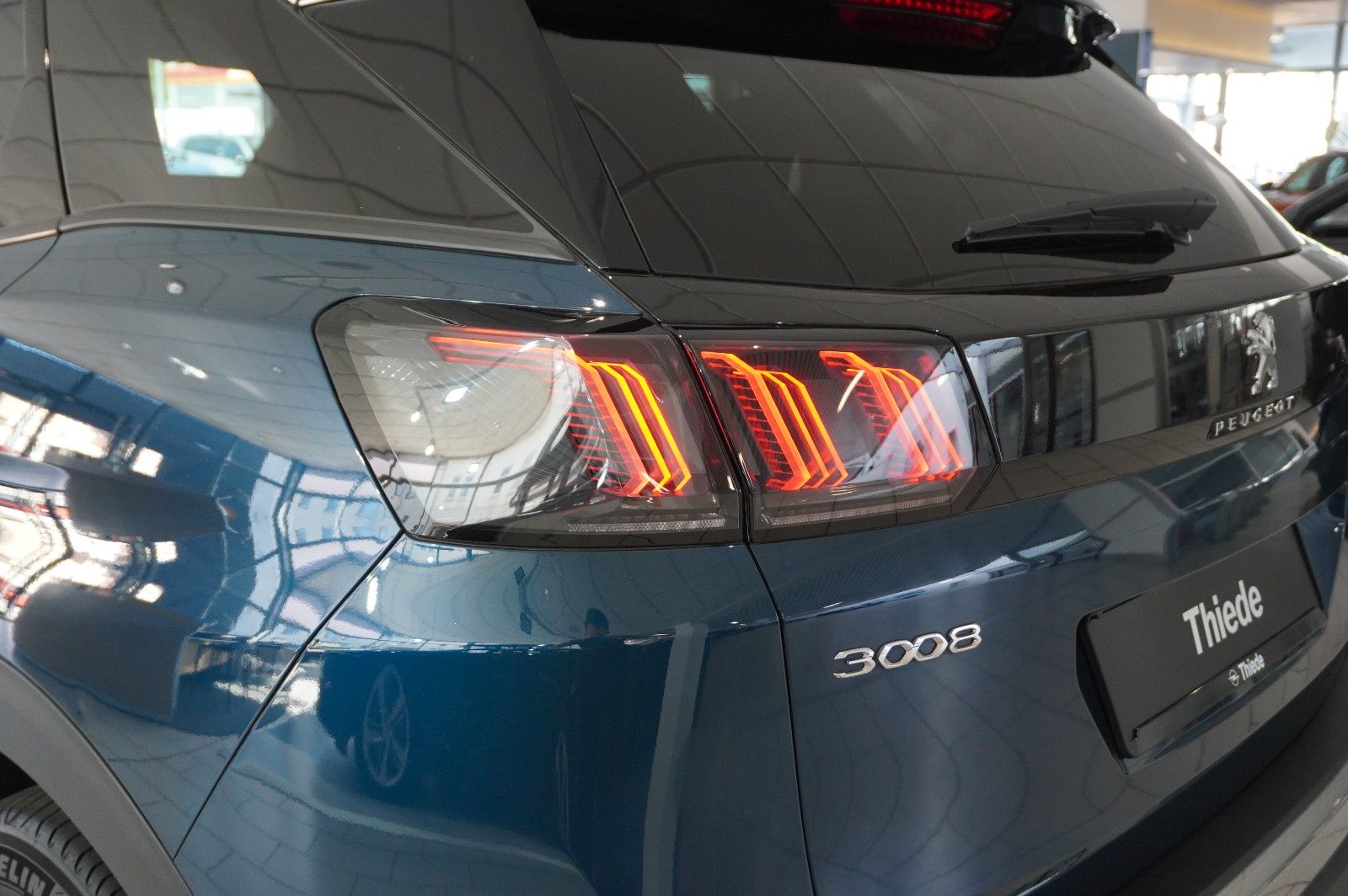 Fahrzeugabbildung Peugeot 3008 1.2T ALLURE PACK NAVI/LED/KAMERA/SPORT/DAB+
