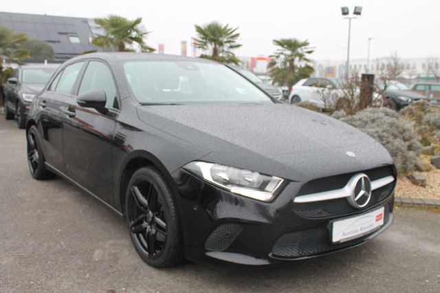 Mercedes-Benz A 220 DCT, Navi, Parkpilot, MBUX, Tempomat