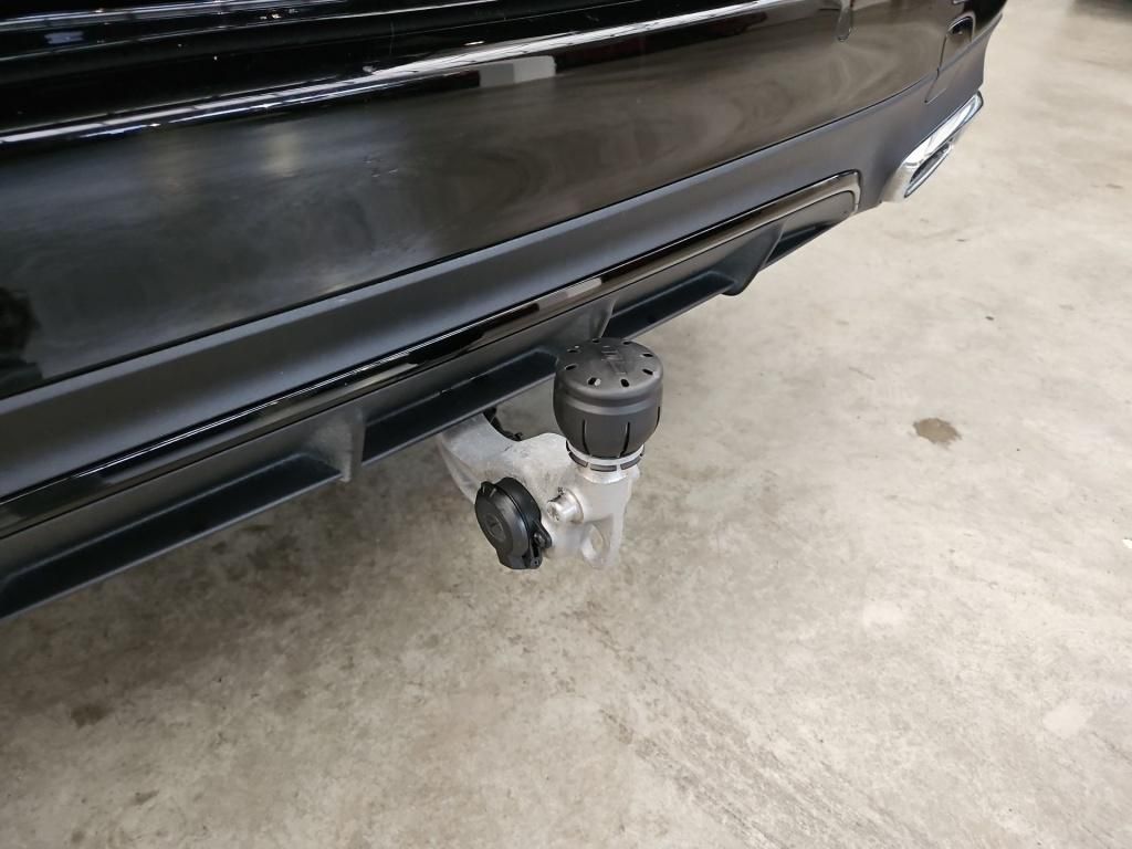 Fahrzeugabbildung Mercedes-Benz E 220 d T AMG AHK Pano Superscreen Burm.4D 360°