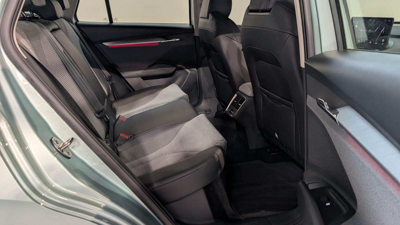 Skoda Enyaq 60 Loft LANE*FRONT*SHZ*KAM*PANO*MATRIX