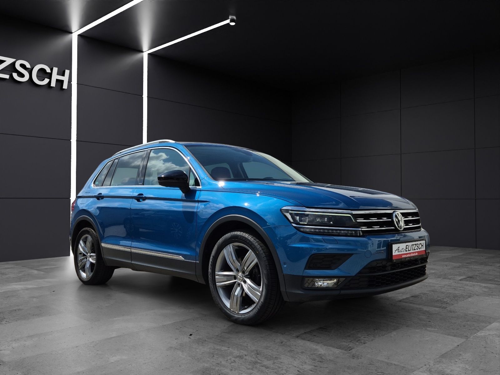 Fahrzeugabbildung Volkswagen Tiguan TDI IQ.Drive AHK PANO HUD ACC