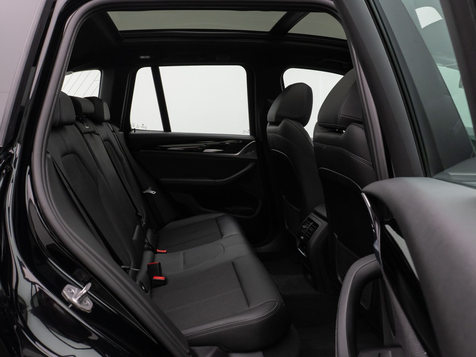 Fahrzeugabbildung BMW X3 xD30e Panorama DAB HiFi Leder M Sport 20Zoll