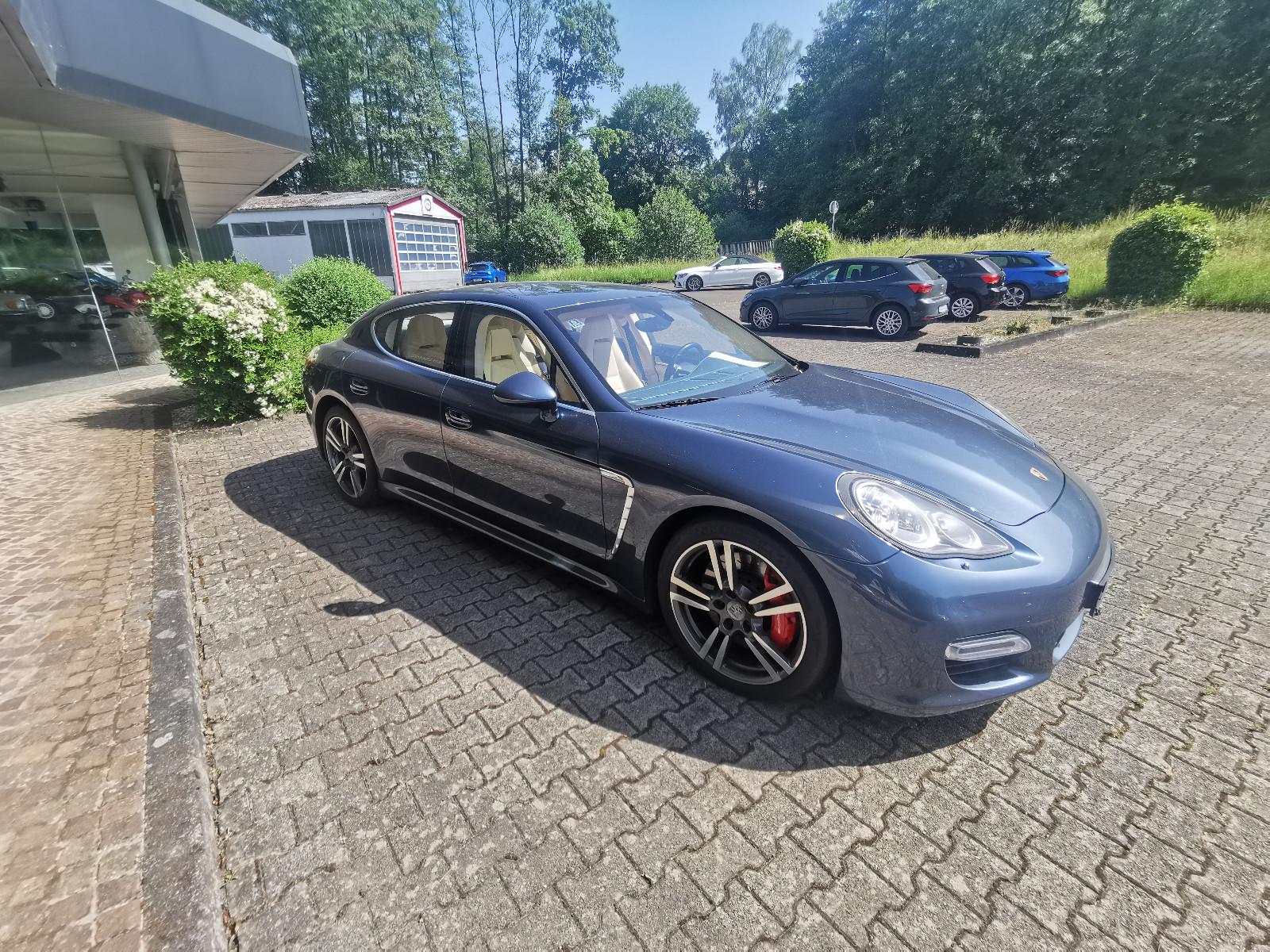 Porsche Panamera Turbo AHK Chauffeur MwSt.