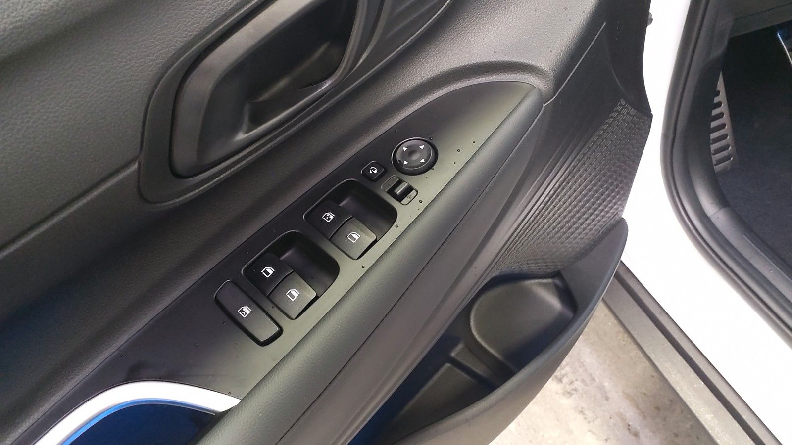 Fahrzeugabbildung Hyundai BAYON 1.0 T-GDI M/T Connect & Go BOSE NAVI