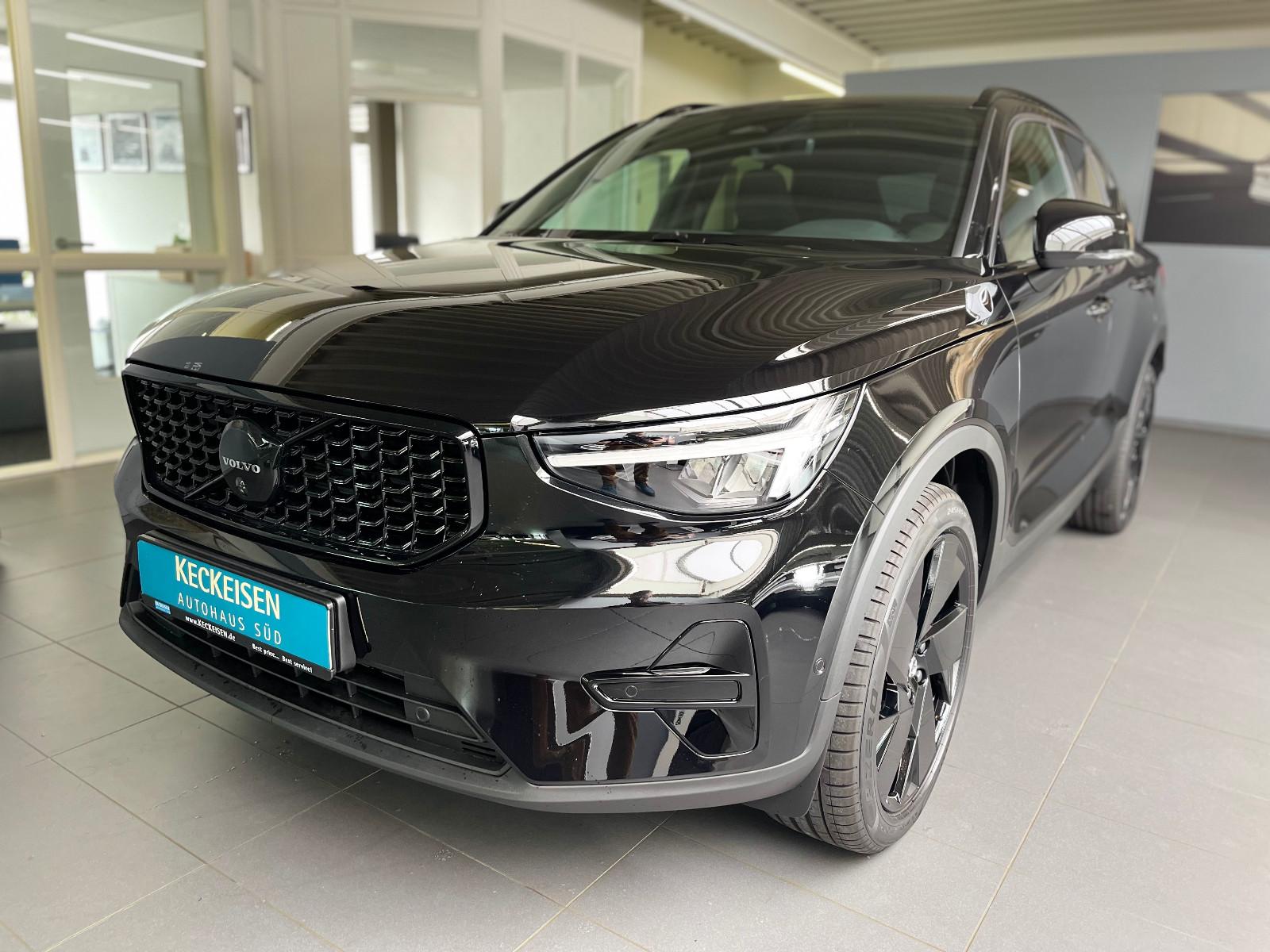 Volvo XC40 B3 PLUS Black Edition sofort lieferbar