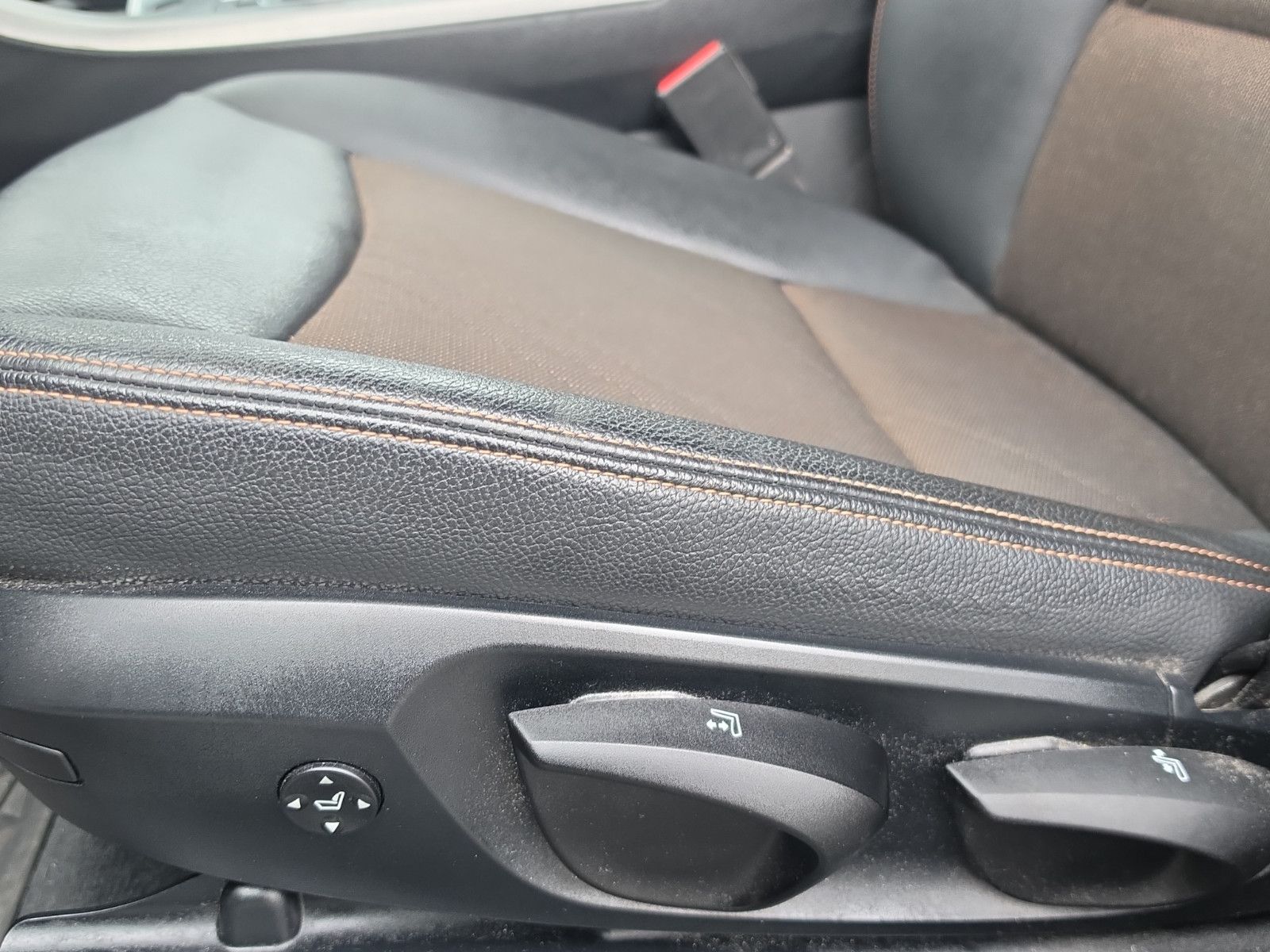 Fahrzeugabbildung BMW X3 xDrive20d AUT. AUS 1.HAND LEDER NAVI KAMERA