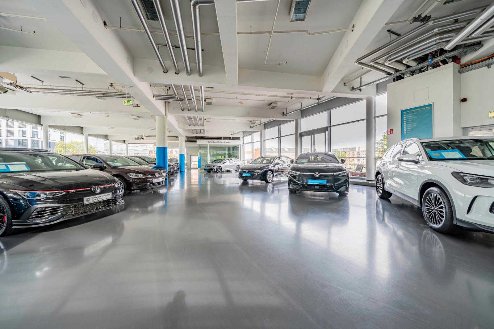 showroom-image-bottom