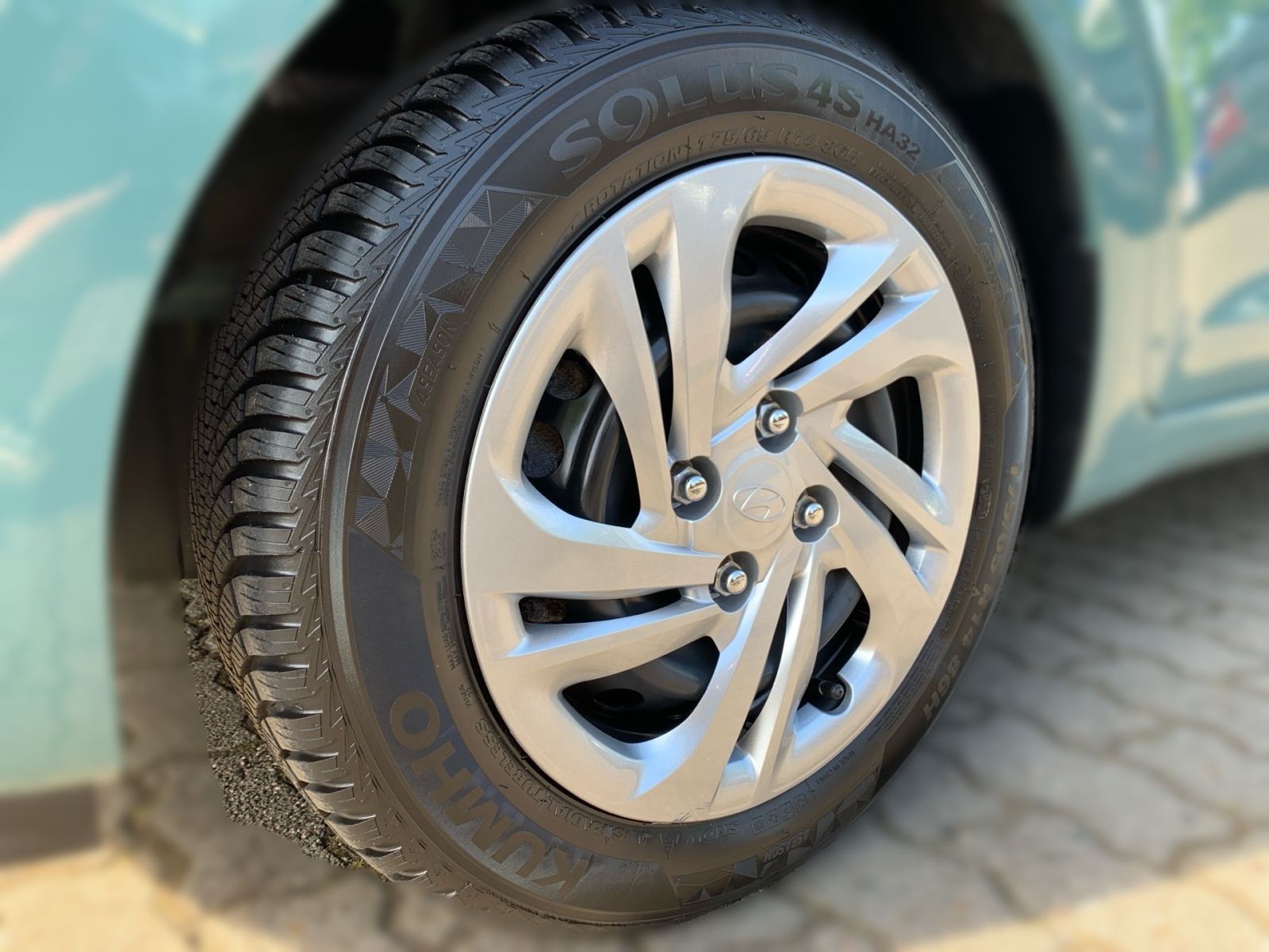 Fahrzeugabbildung Hyundai i10 1.0 Select Navi Allwetter