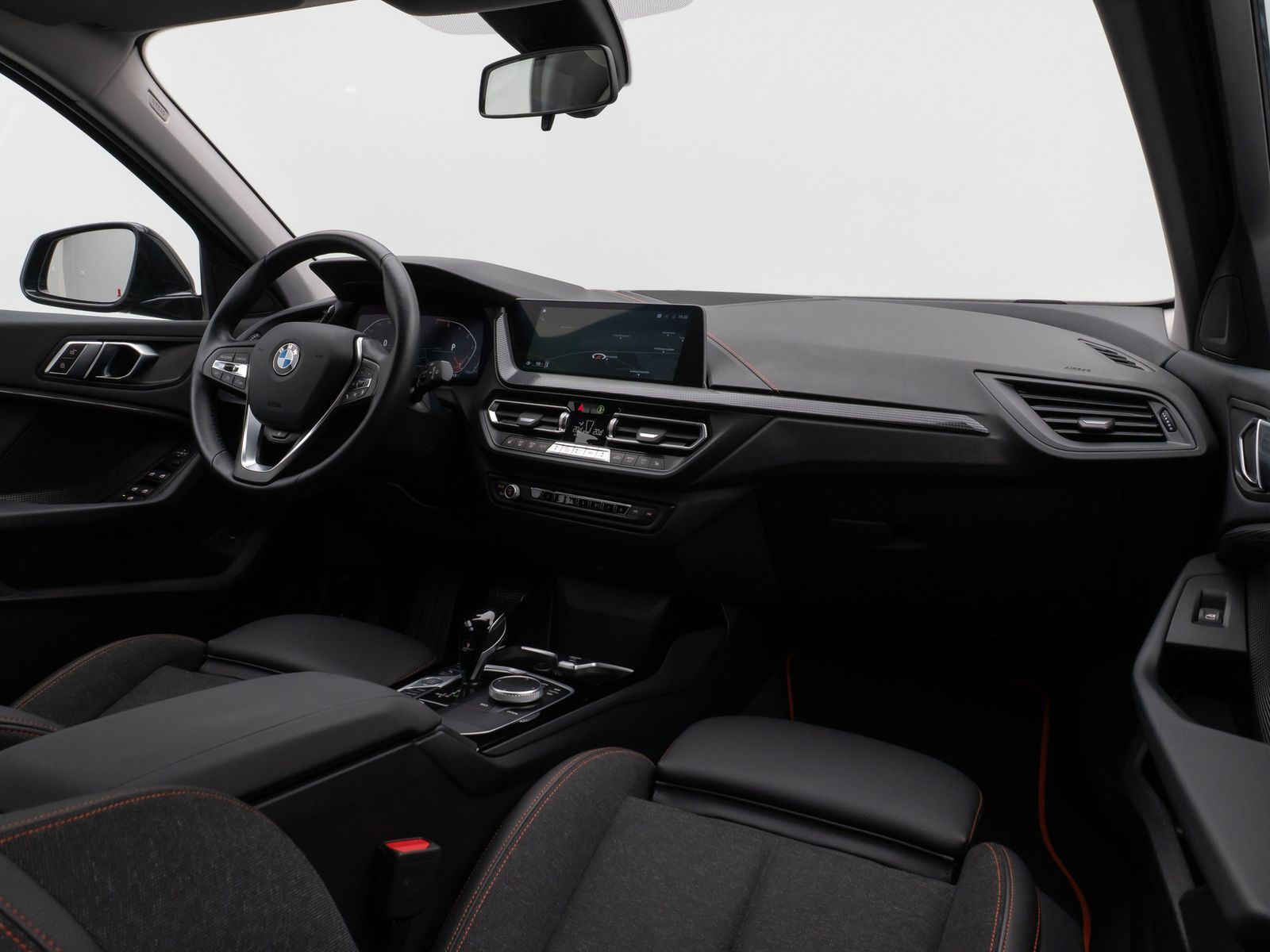Fahrzeugabbildung BMW 118i Sport Line Kamera DAB HiFi Lenkrhzg Sport