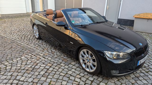 BMW  E93 320i Cabrio 