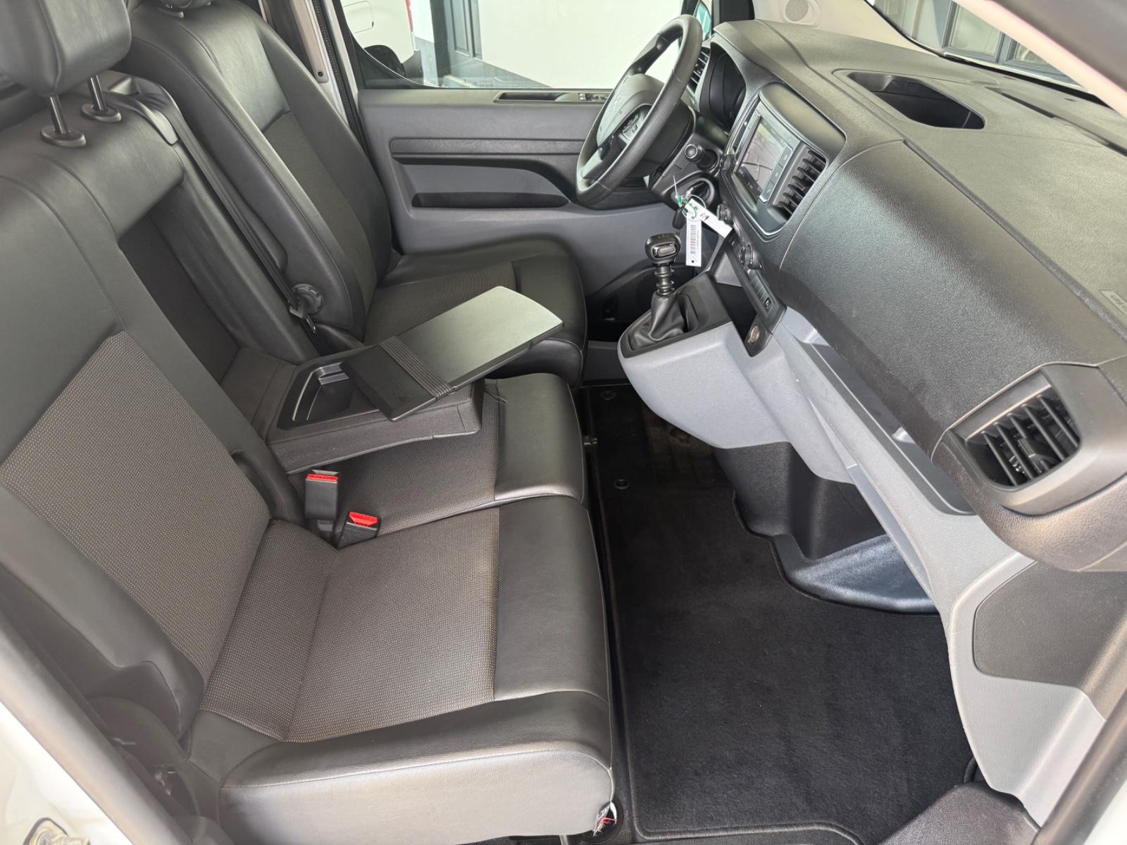 Peugeot Expert Kasten L2H1 Premium 3-Sitze Navi AHK Reg.