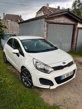Kia KIA RIO 1.1 CRDI 75 2012 - Kia Rio in Freiburg