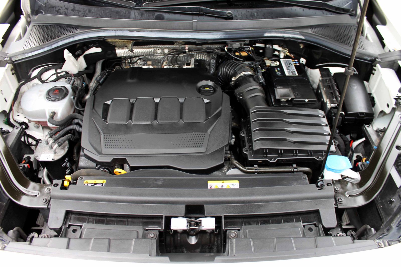 Fahrzeugabbildung SEAT Tarraco Style 2.0TDI DSG LED AHK ACC KAM PANO BT