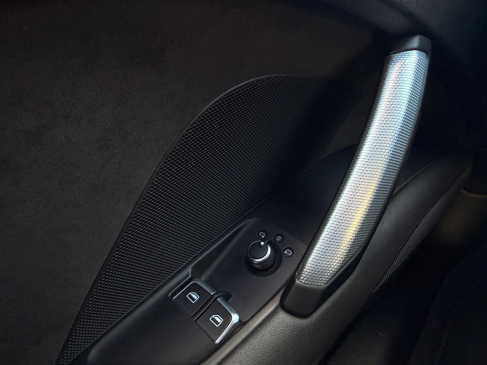Fahrzeugabbildung Audi TT Coupe 2.0 TFSI Quattro /AUTOMATIK/NAVI/ALCANT