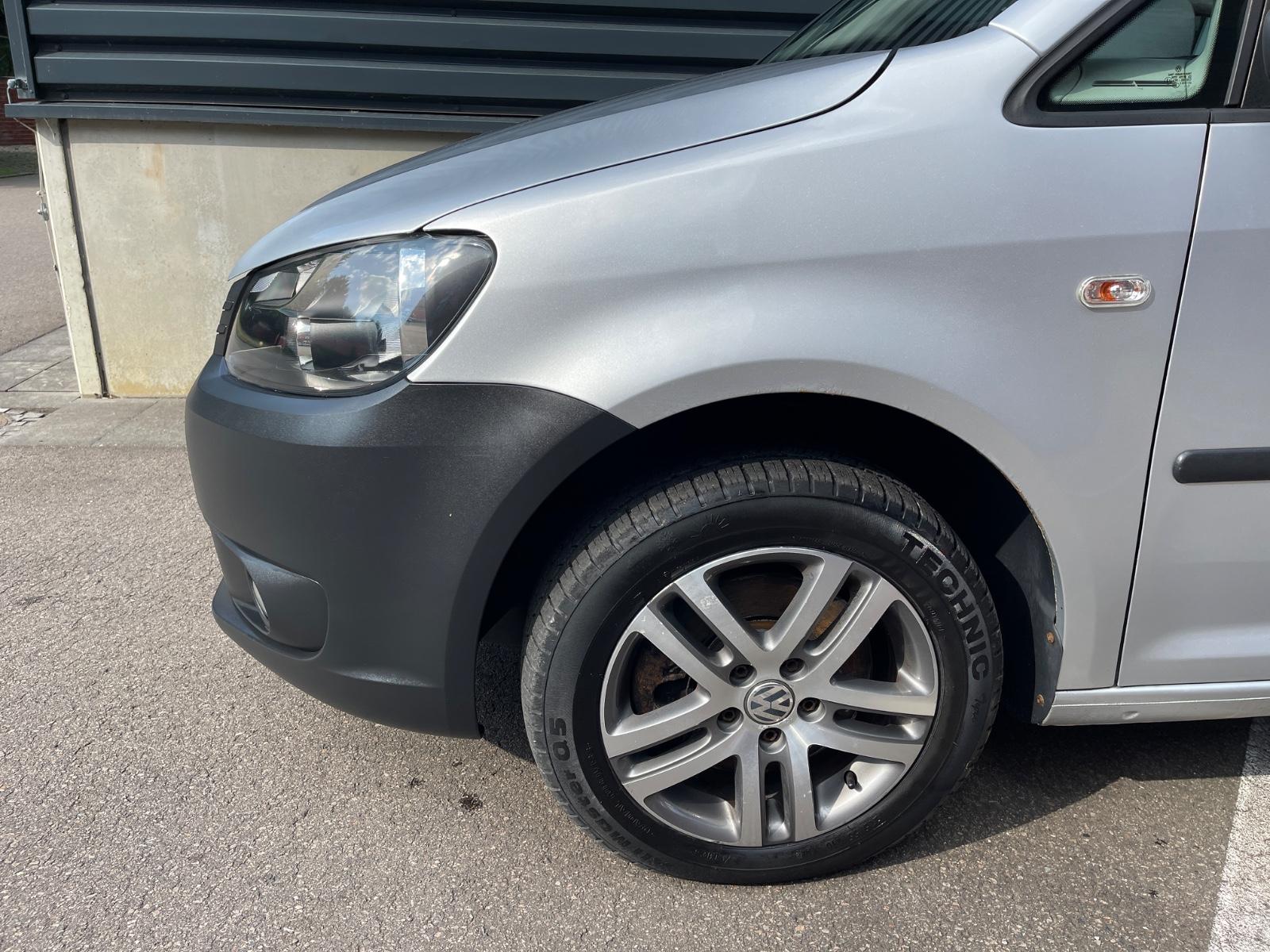 Volkswagen Caddy Maxi 2.0TDI 7Sitzer Klima NAVI TÜV NEU