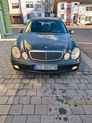 Mercedes-Benz E2.7CDI