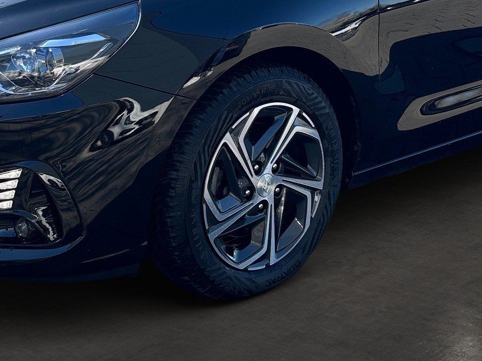 Fahrzeugabbildung Hyundai i30 5-Türer1.5 Benzin Turbo 160PS 7-DCT (48V) Ed