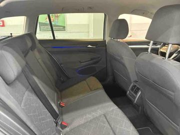 Volkswagen Golf - 6