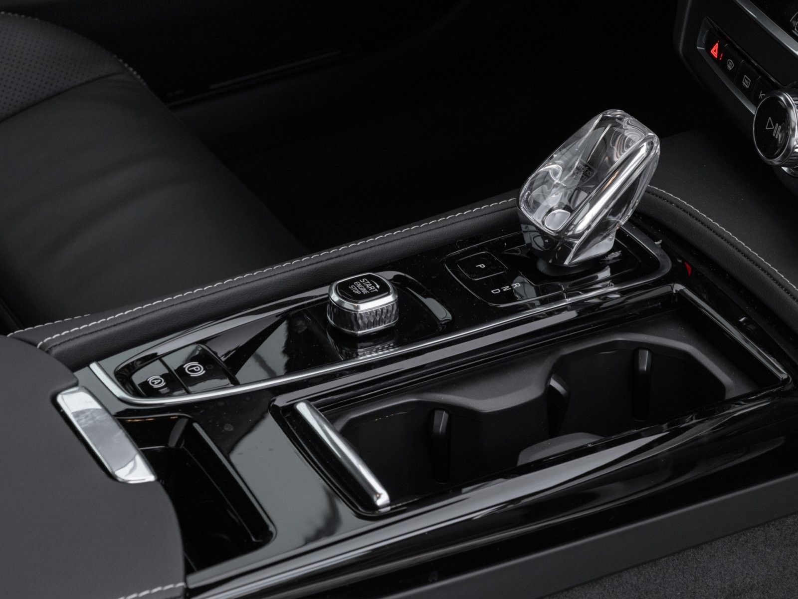 Volvo V90 Kombi Plus Dark PHEV AWD UPE: 92.060,- foto 6