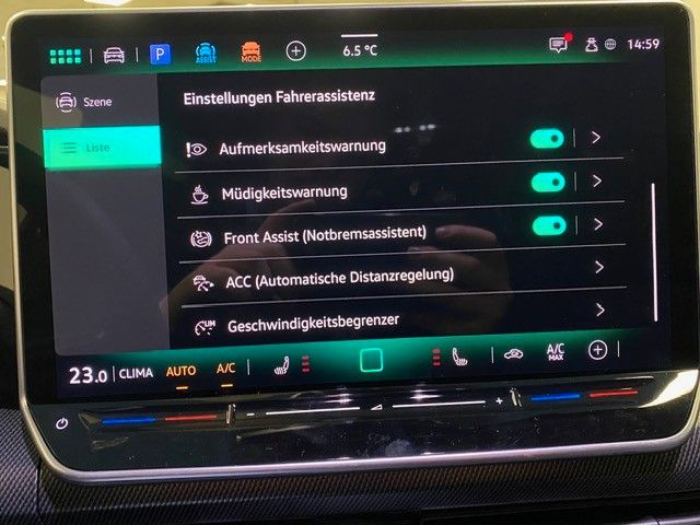 Fahrzeugabbildung Volkswagen Golf 1.5 eTSI DSG R-Line Variant+Garantie 2028+