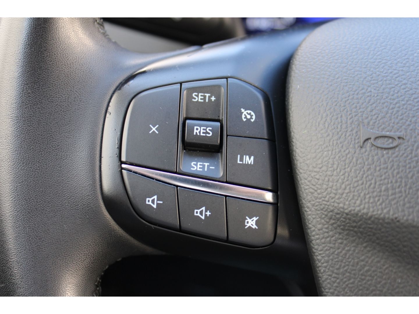 Fahrzeugabbildung Ford Kuga Titanium 2.0 EcoBlue 4x4 LED HeadUp Navi RF