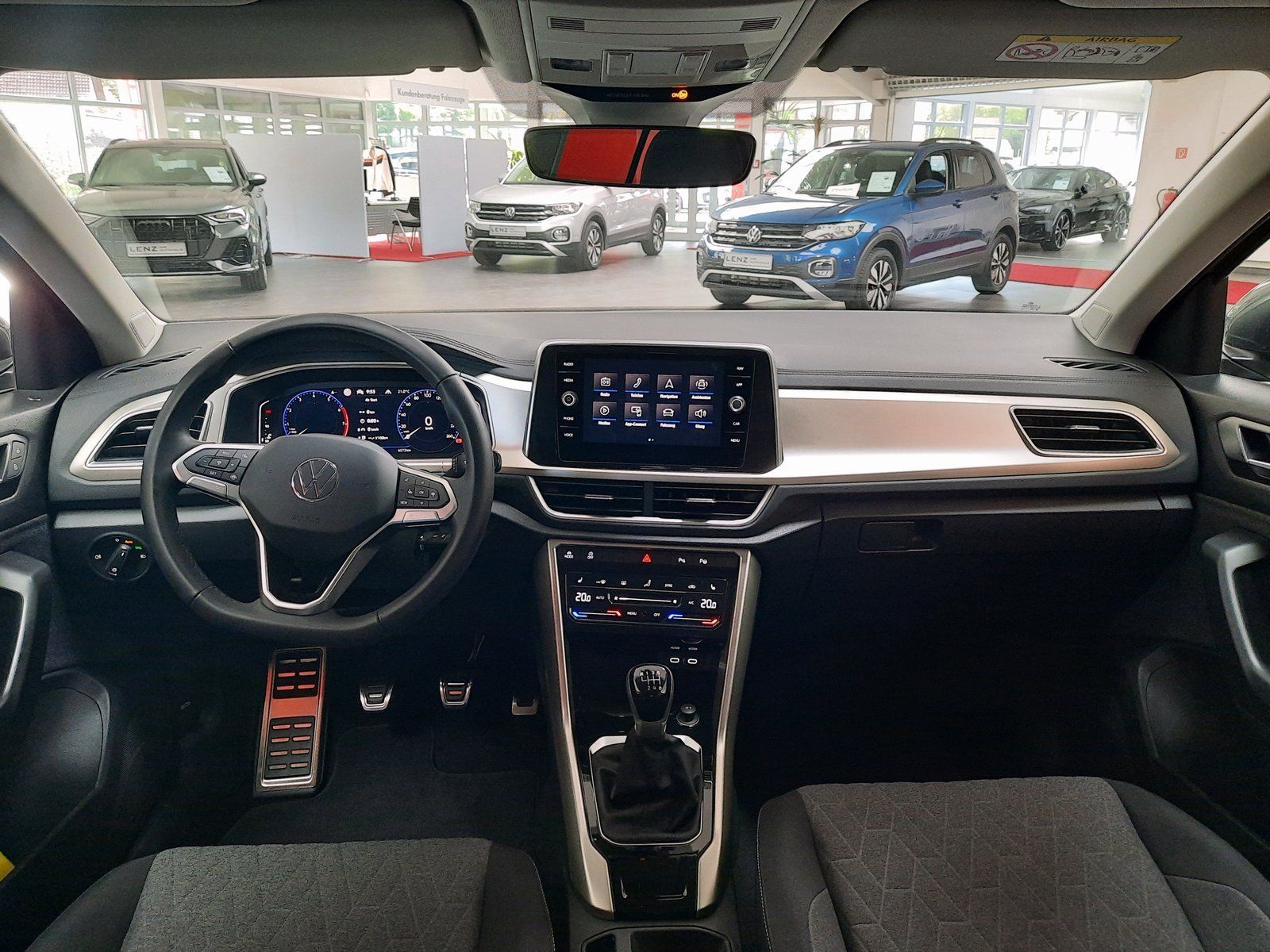 Fahrzeugabbildung Volkswagen T-Roc Move TSI *AHK*Cam*Navi*LED*PDC*Sitzhzg*ACC