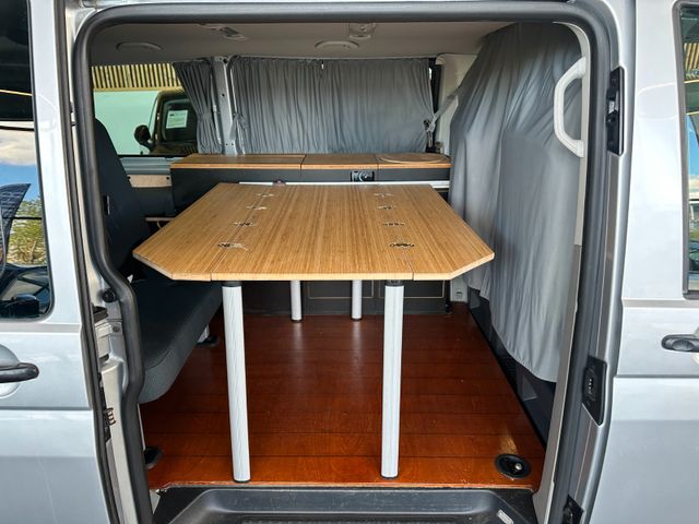 Volkswagen T5 *CAMPER*KÜCHE*BETT(aufklappbar)*ESSTISCH*AHK*