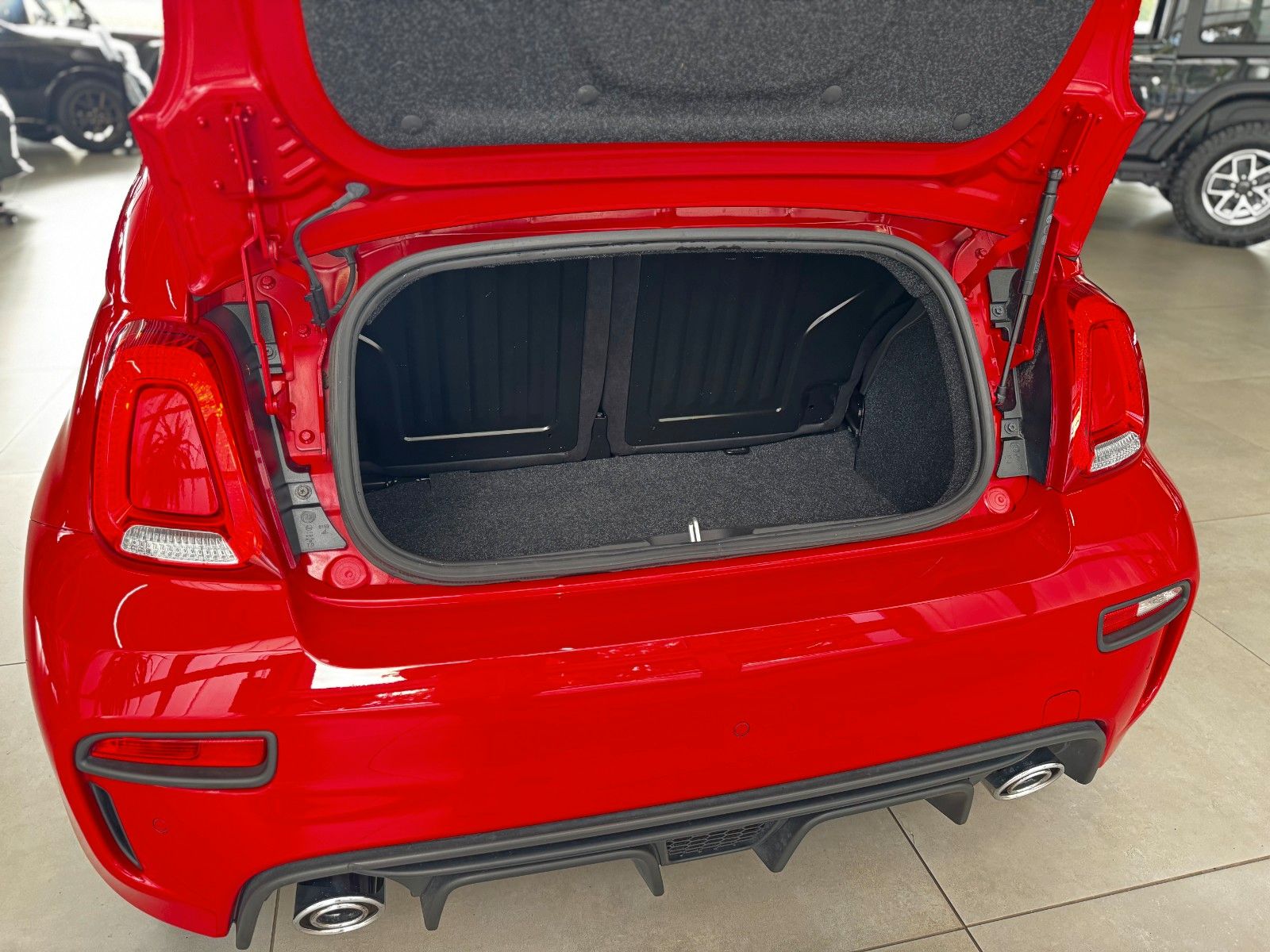 Fahrzeugabbildung Abarth 595 Cabrio Beats Bi-Xenon DAB+ Klima