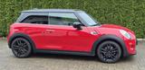 MINI Cooper 3-türig; Farbkombination: rot-schwarz - MINI Cooper: Von Privat