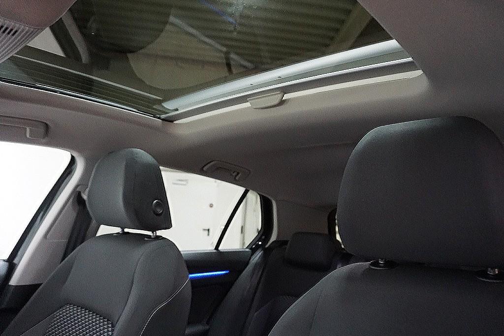 Volkswagen Golf 8 2.0TDI DSG Active Virtual AHK Pano Navi, миниатюра 9