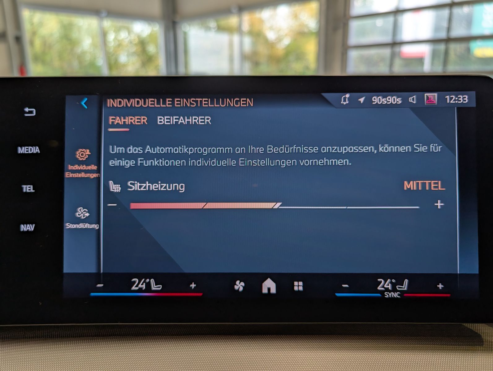 Fahrzeugabbildung BMW 218 Active Tourer d AHK Pano Cam Travel-Paket