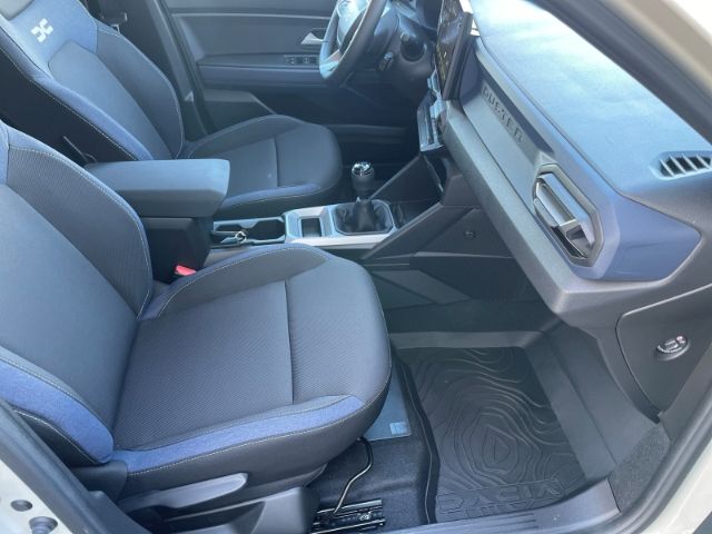 Fahrzeugabbildung Dacia Duster III 1.2 TCe 130 Mild Hybrid Journey Navi,