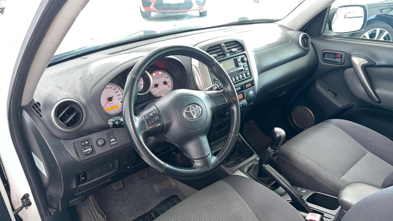 Toyota RAV4 2.0 VVT-i 150 ch • 4x4 • Toit Ouvrant • 1ère Main