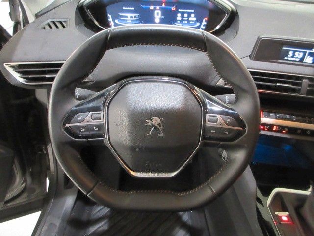 Fahrzeugabbildung Peugeot 5008 Basis 1.5D LED/AHK/PDC/TEMPOMAT