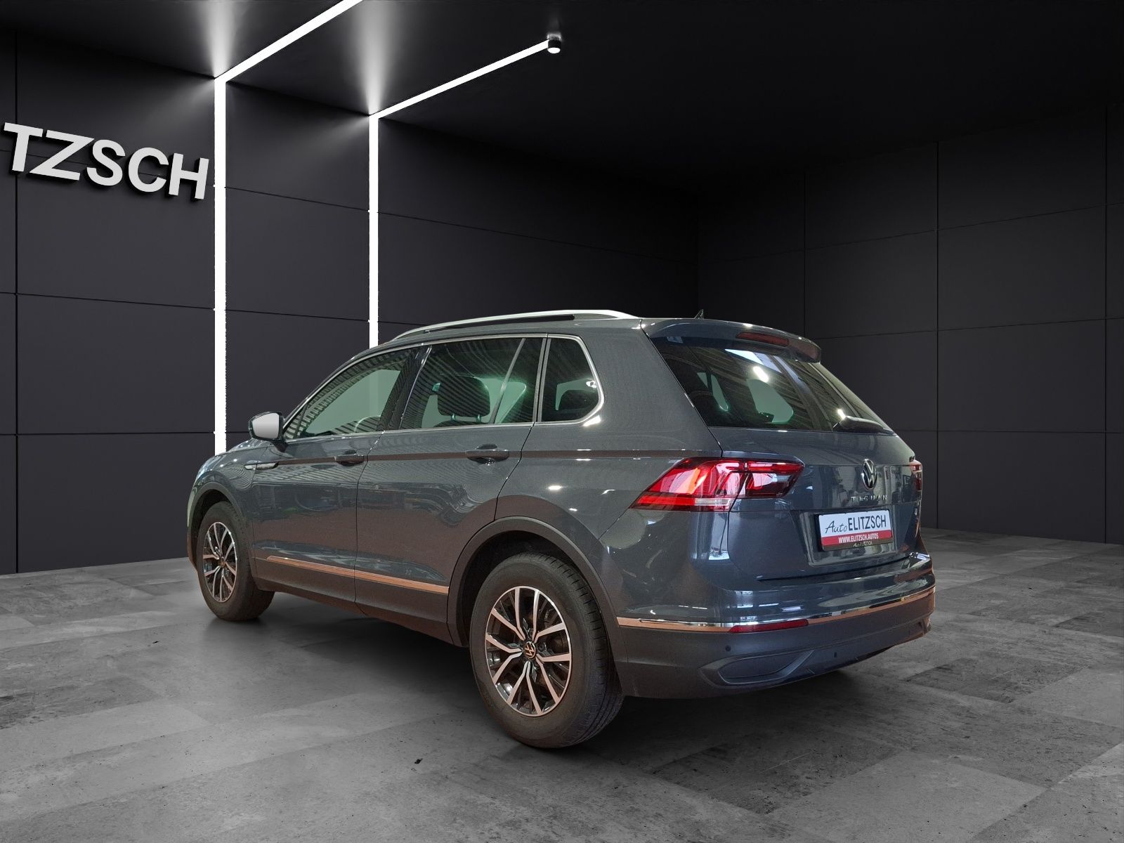 Fahrzeugabbildung Volkswagen Tiguan TSI Life LED Navi AID ACC PDC SHZ