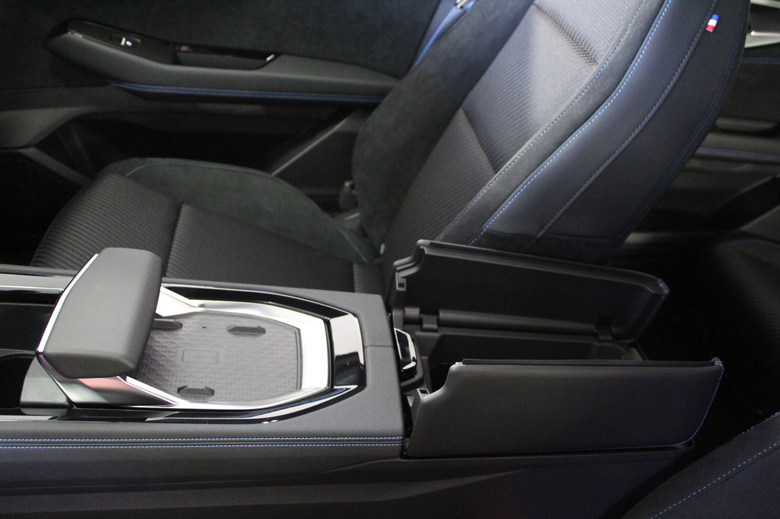 Fahrzeugabbildung Renault Espace E-Tech Full Hybrid 200 Esprit Alpine 7Sit