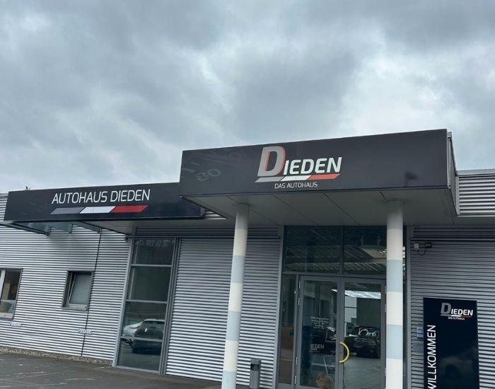 showroom-image-bottom