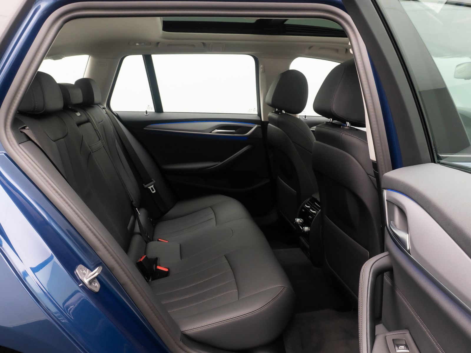 Fahrzeugabbildung BMW 540d xD Panorama Kamera DAB HiFi Lenkrhzg Sport