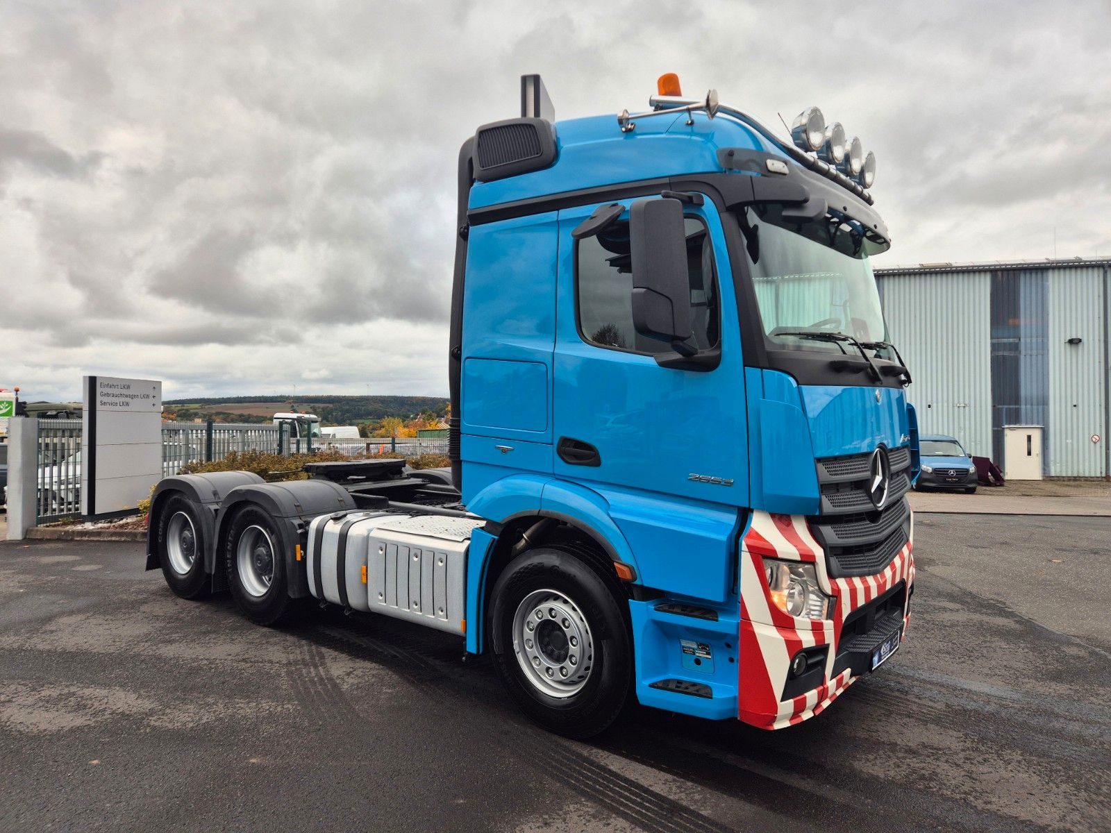 Fahrzeugabbildung Mercedes-Benz Actros 2653 LS 6x4 Retarder 120.000kg