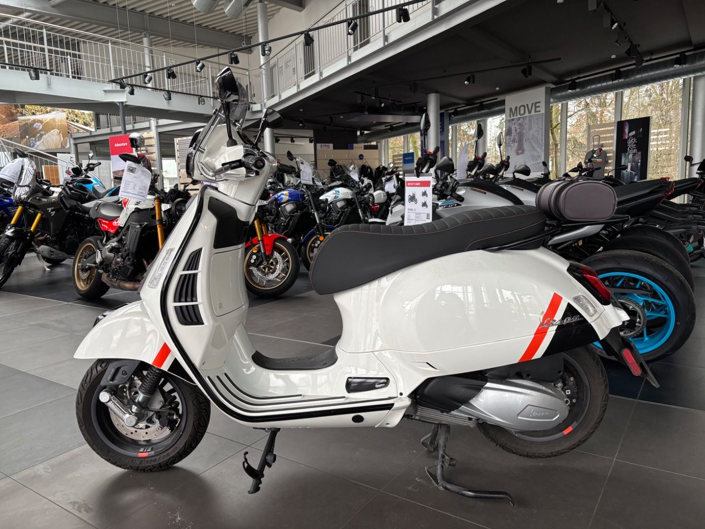 Fahrzeugabbildung Vespa GTS 300 Super Sport Arrow Auspuff