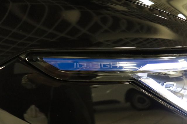 Fahrzeugabbildung Volkswagen Golf VIII Lim. R 4Motion|MATRIX|H/K|DCC|AMBIENTE