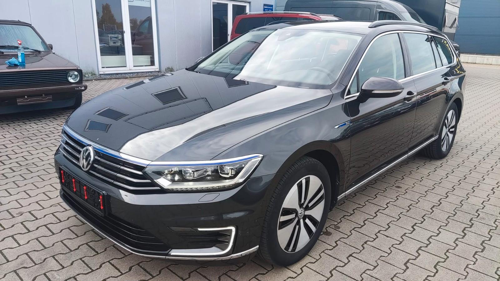 Volkswagen Passat Variant GTE LED+ACC+AHK+Digital Cockpit