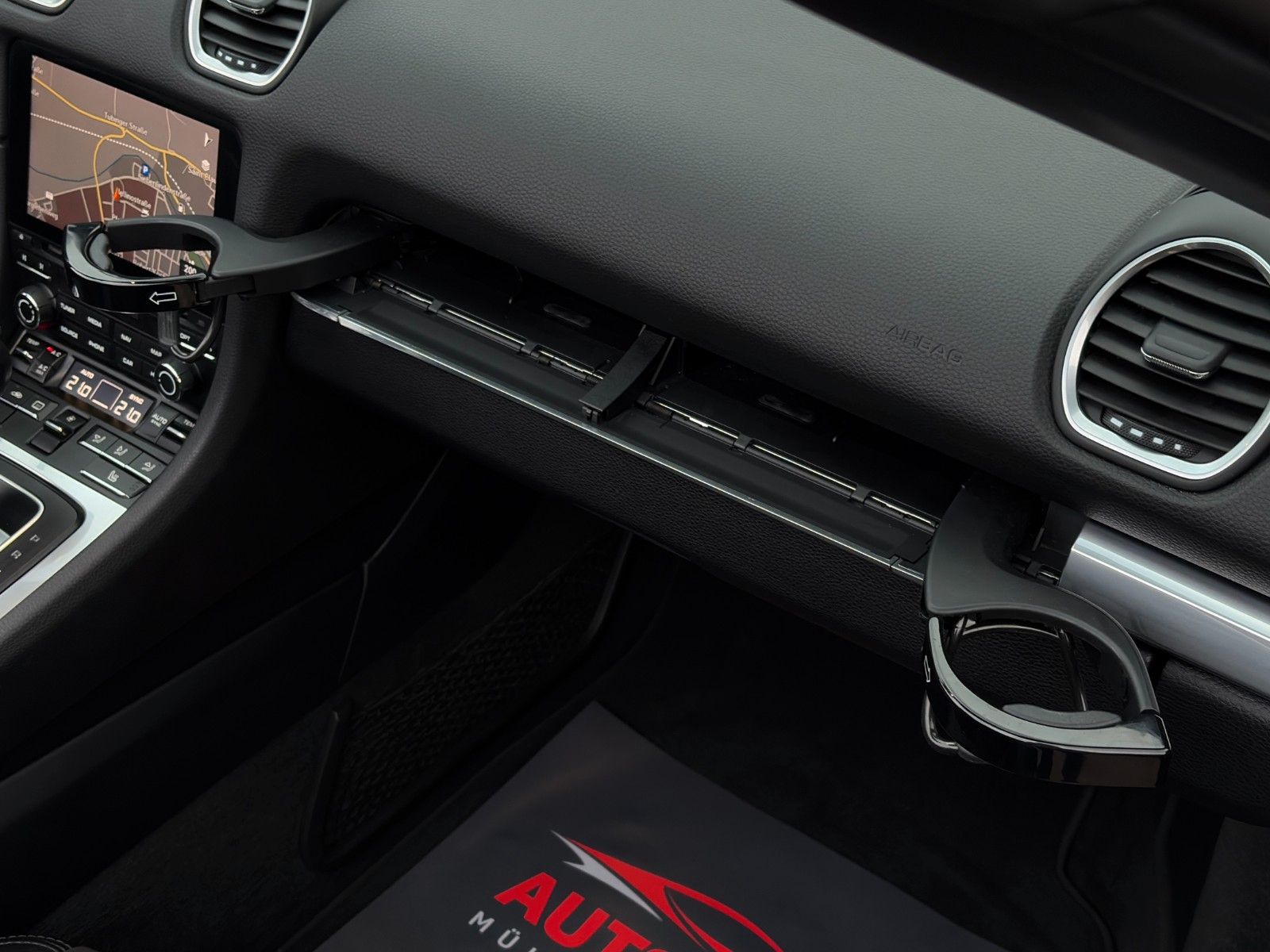 Fahrzeugabbildung Porsche 718 Boxster Sport PASM NAV CarPlay LHZ SHZ 20"