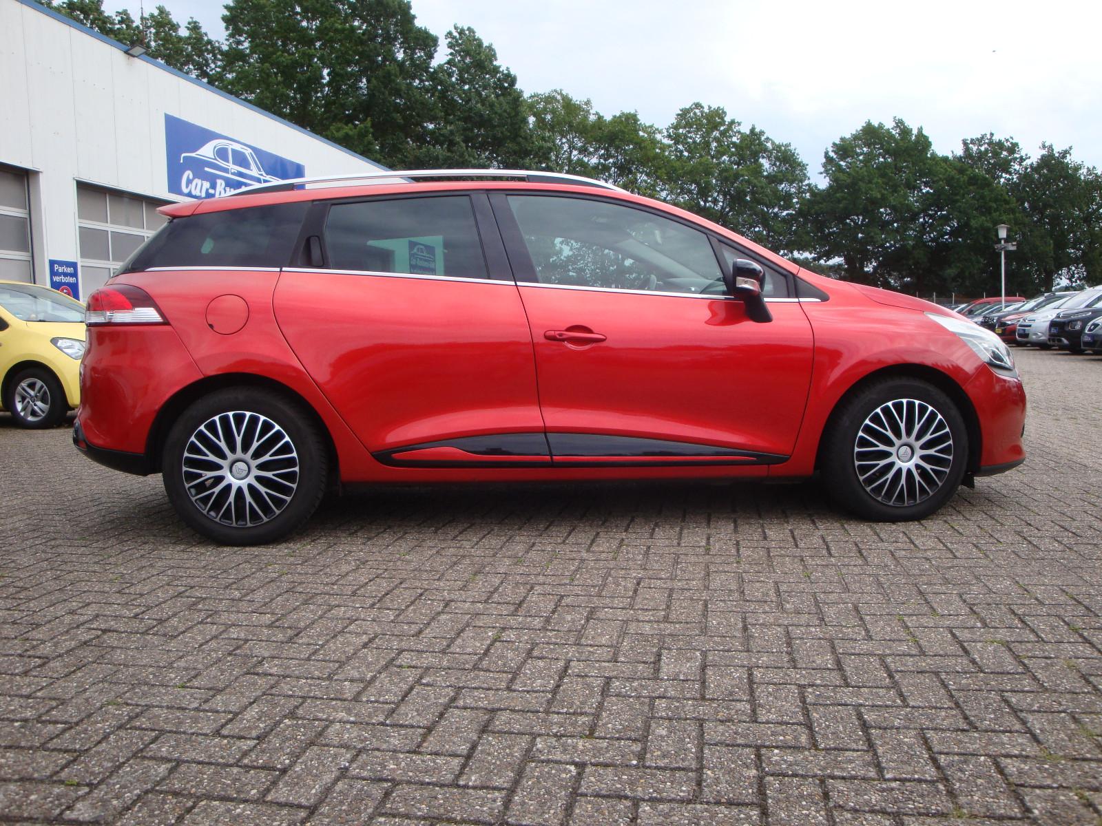 Renault Clio 2015 — interior
